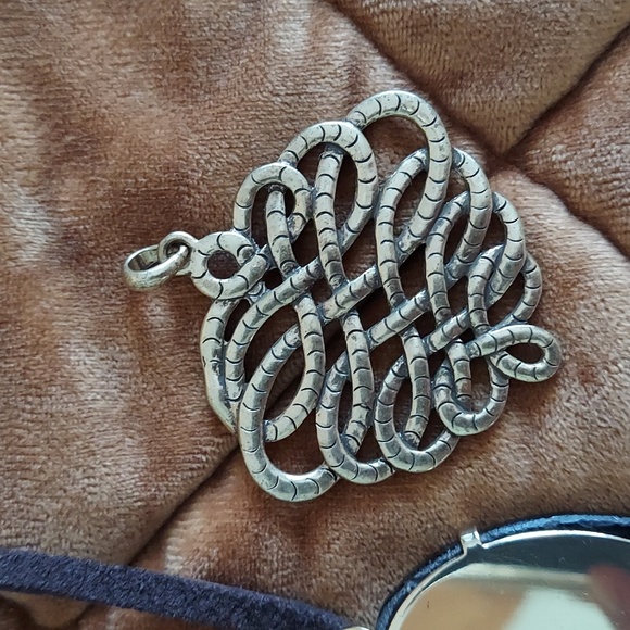 Necklace bundle - Picture 8 of 8